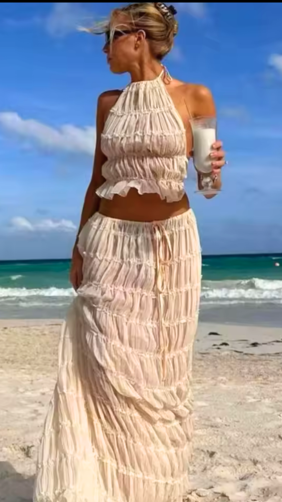 Elegantes 2-teiliges Boho-Set – Halter Top mit Spitzen und Faltenrock