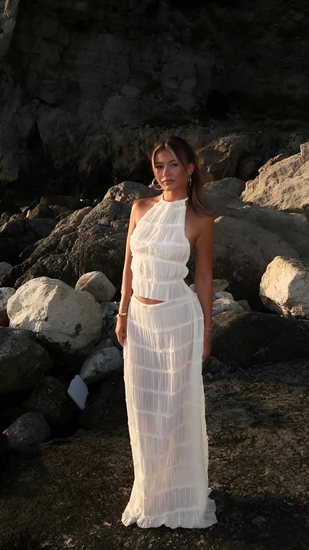 Elegantes 2-teiliges Boho-Set – Halter Top mit Spitzen und Faltenrock