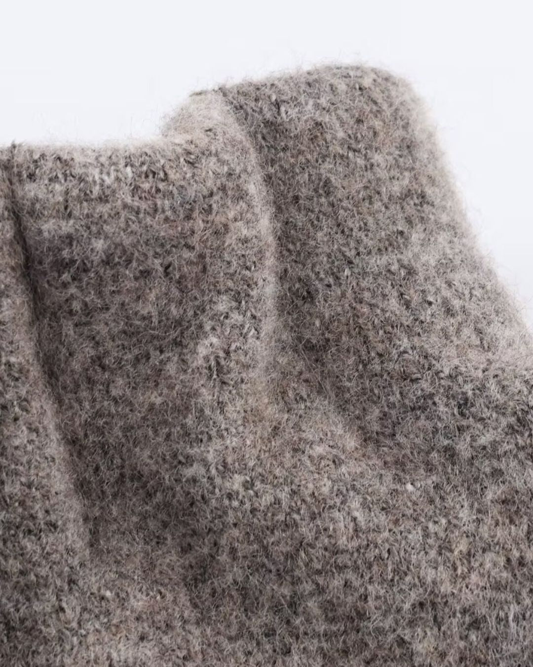 LALLUVIA Milano Knit Set – Elegant Skirt Suit